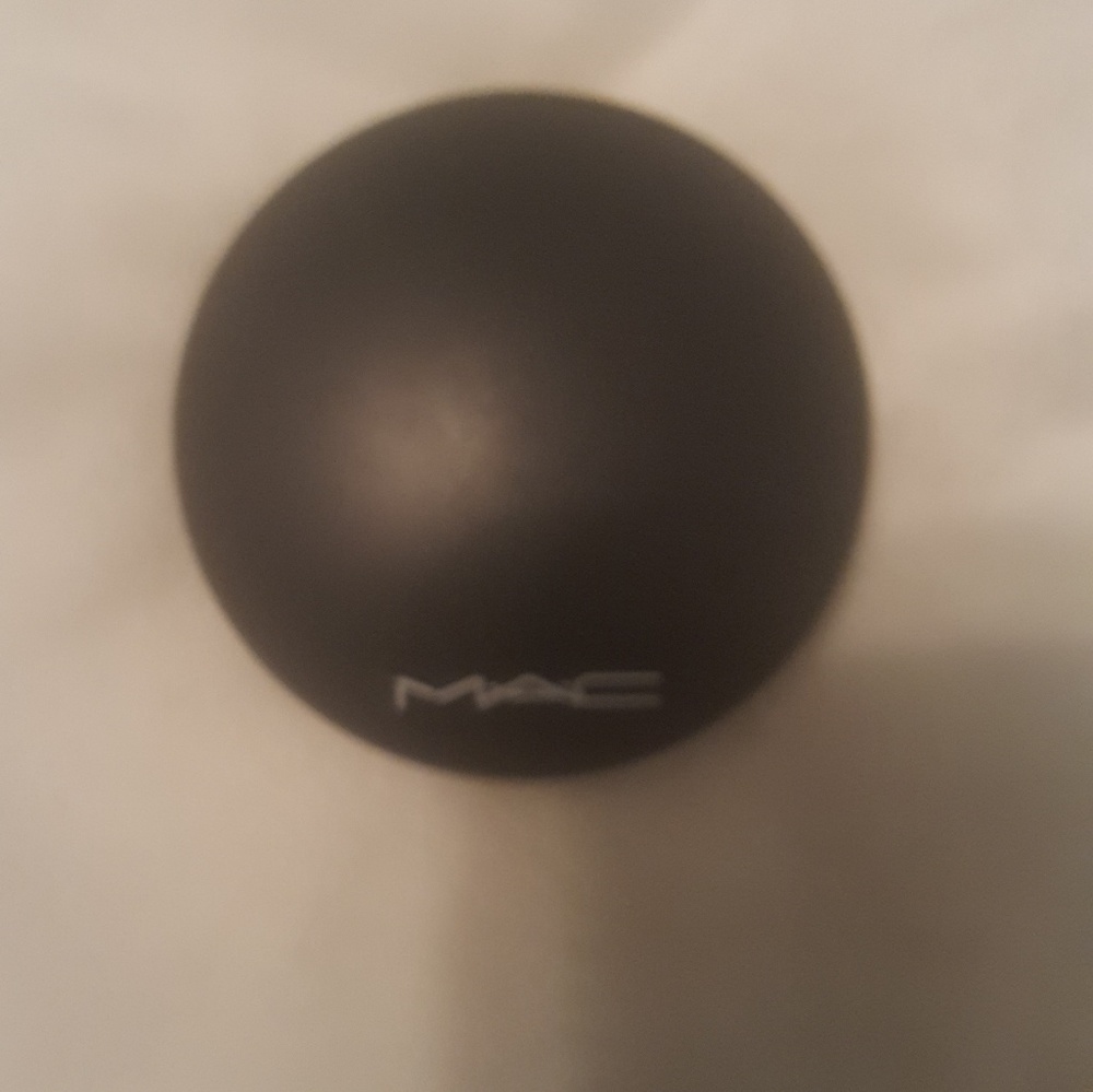 MAC Med. GOLD Skin Finisher(face powder)